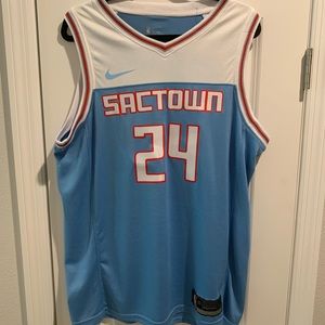 NBA Sactown Hield Jersey. Size 50 (L). Nike Engineering.